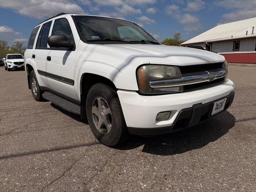 White 2002 Chevrolet Trailblazer