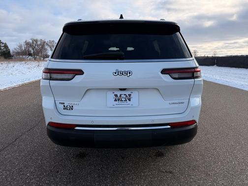 2022 Jeep Grand Cherokee L Laredo