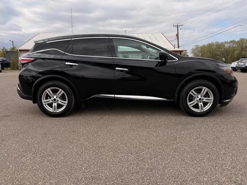 Black 2018 Nissan Murano SL