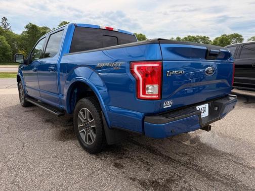 Blue 2016 Ford F-150 XLT