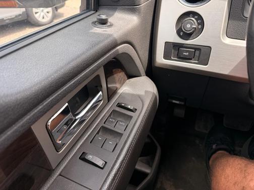 White 2013 Ford F-150 Platinum