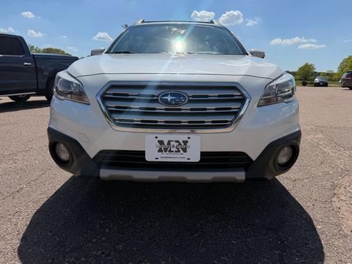 Crystal White Pearl 2017 Subaru Outback 2.5i Limited