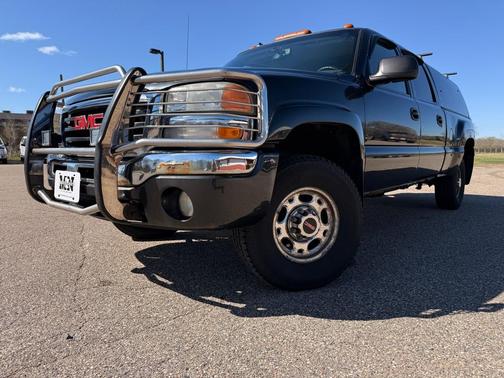 Gray 2003 GMC Sierra 1500 H/D