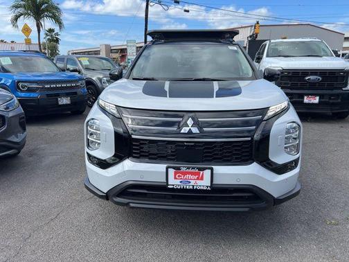 White Diamond With Black Roof 2026 Mitsubishi Outlander Trail Edition S-AWC