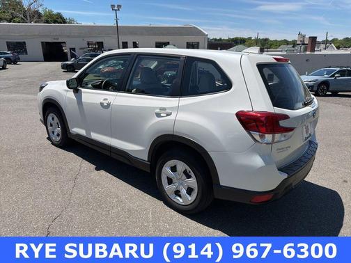 Crystal White Pearl 2023 Subaru Forester Limited