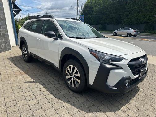 2025 Subaru Outback Base