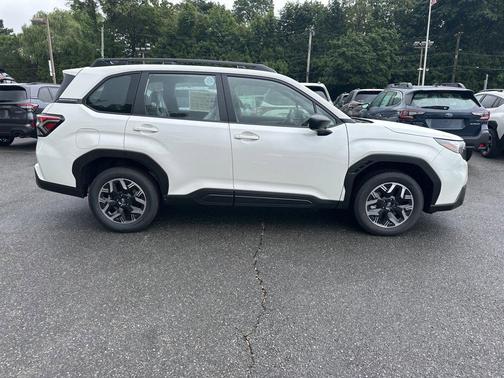 2025 Subaru Forester Base