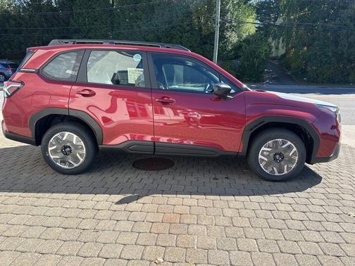 2025 Subaru Forester Base