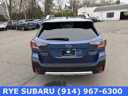 2022 Subaru Outback Touring