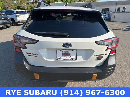 Crystal White Pearl 2023 Subaru Outback Wilderness