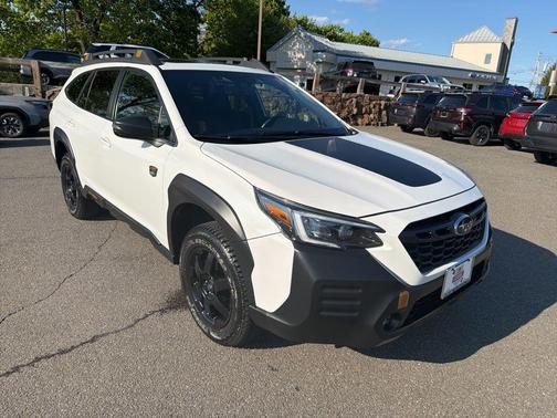 Crystal White Pearl 2023 Subaru Outback Wilderness