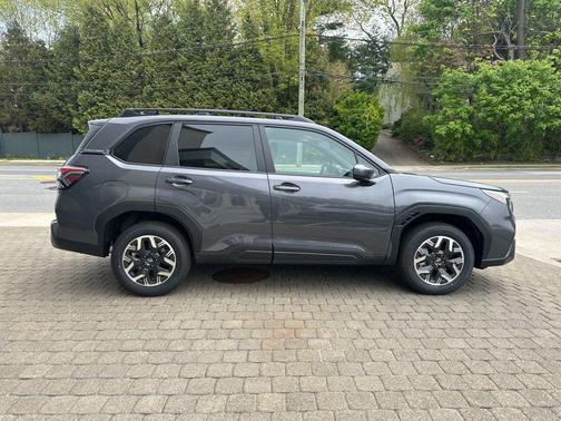 Magnetite Gray Metallic 2026 Subaru Forester Premium