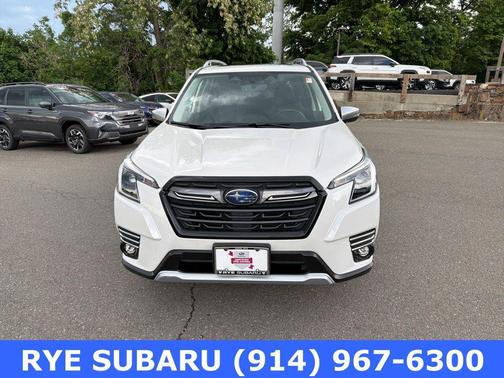 Crystal White Pearl 2022 Subaru Forester Touring