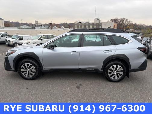 2025 Subaru Outback Base