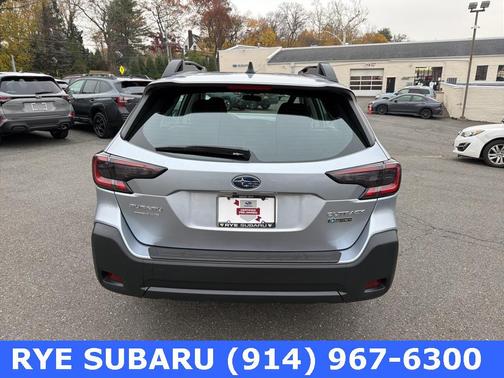 2025 Subaru Outback Base