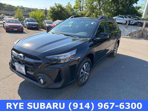 Crystal Black Silica 2023 Subaru Outback Premium