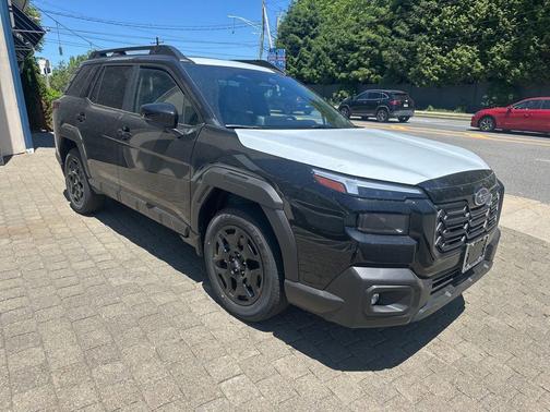 Crystal Black Silica 2026 Subaru Outback Limited