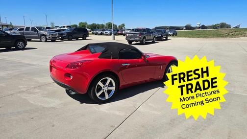 Aggressive (Victory Red) 2007 Pontiac Solstice CONVERTIBLE