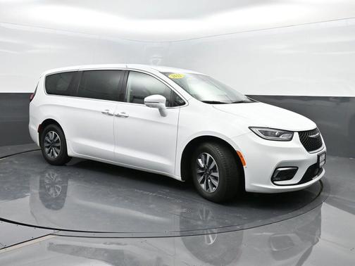 2022 Chrysler Pacifica Hybrid Touring L