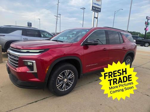 Radiant Red Tintcoat 2024 Chevrolet Traverse LT