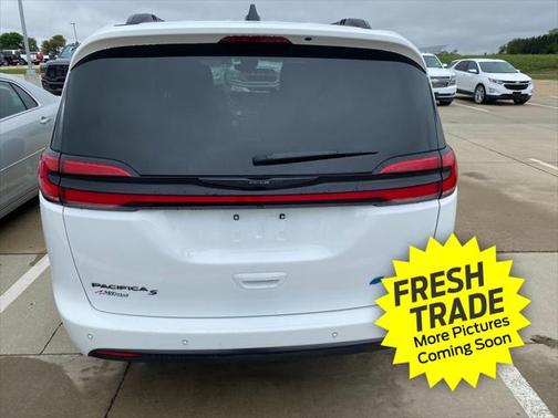 2024 Chrysler Pacifica Hybrid Premium S Appearance Pkg
