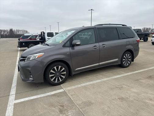 2019 Toyota Sienna Limited Premium