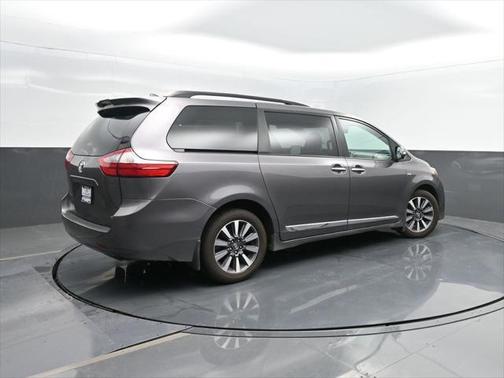 2019 Toyota Sienna Limited Premium
