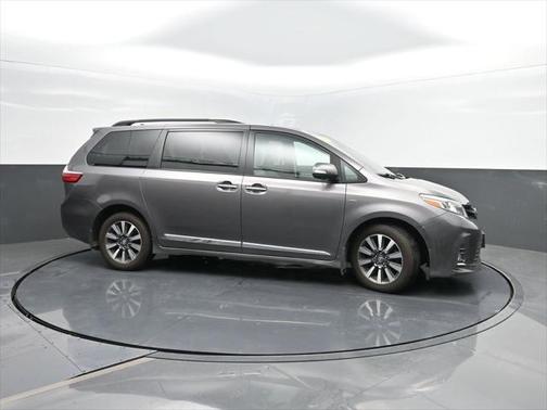 2019 Toyota Sienna Limited Premium