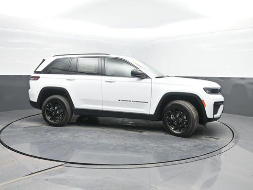 2026 Jeep Grand Cherokee Altitude