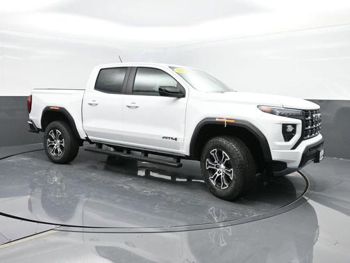 2025 GMC Canyon AT4
