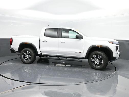 2025 GMC Canyon AT4