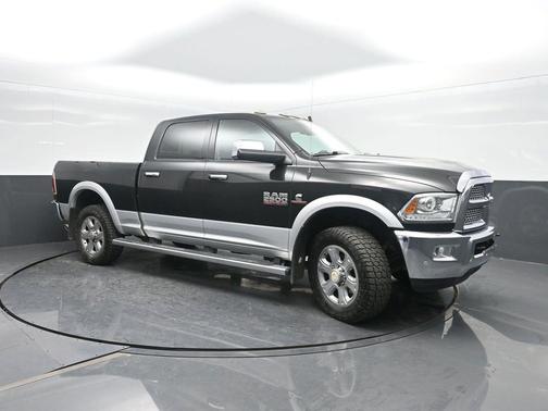 Brilliant Black Crystal Pearlcoat 2018 RAM 2500 Laramie Crew Cab 4x4 6'4' Box