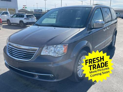 2016 Chrysler Town & Country Touring-L