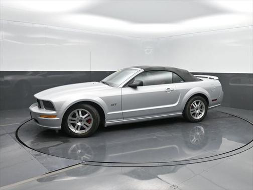 2005 Ford Mustang GT Premium