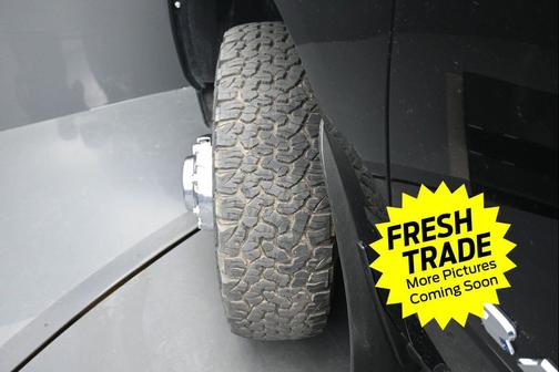 Diamond Black Crystal Pearlcoat 2024 RAM 3500 Laramie Crew Cab 4x4 8' Box