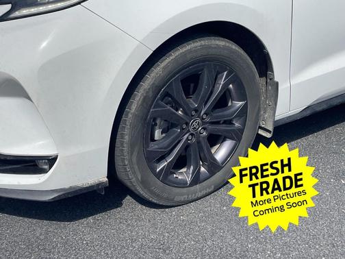 2022 Toyota Sienna XSE 7 Passenger