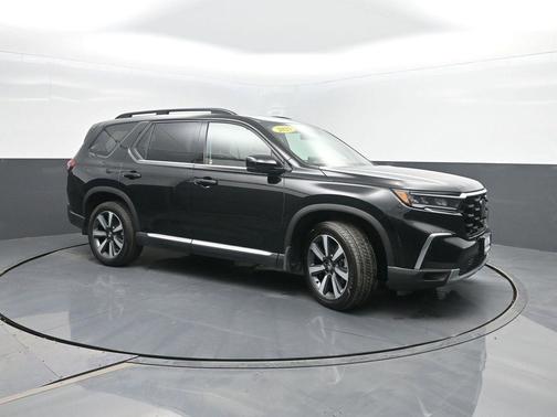 2025 Honda Pilot Touring 8-Passenger