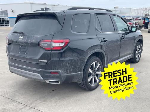 2025 Honda Pilot Touring 8-Passenger