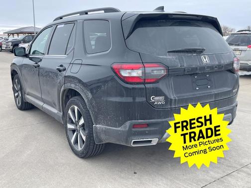 2025 Honda Pilot Touring 8-Passenger