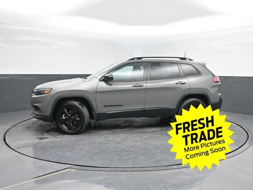 Sting-Gray Clearcoat 2023 Jeep Cherokee Altitude
