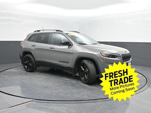Sting-Gray Clearcoat 2023 Jeep Cherokee Altitude