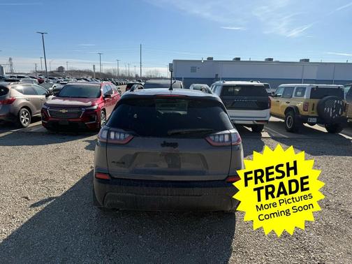 Sting-Gray Clearcoat 2023 Jeep Cherokee Altitude