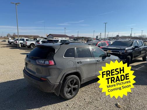 Sting-Gray Clearcoat 2023 Jeep Cherokee Altitude