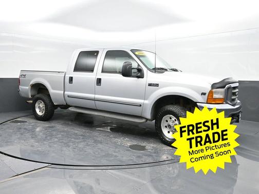 Silver Clearcoat Metallic 2000 Ford F-350 Lariat