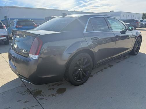 2016 Chrysler 300 S
