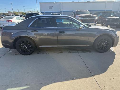 2016 Chrysler 300 S