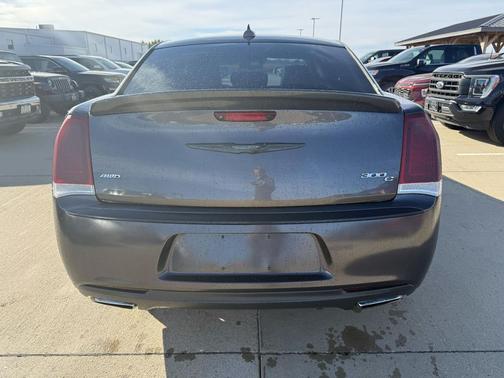 2016 Chrysler 300 S