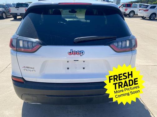 Bright White Clearcoat 2022 Jeep Cherokee Latitude Lux