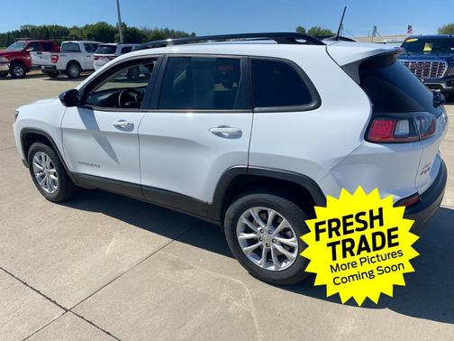 Bright White Clearcoat 2022 Jeep Cherokee Latitude Lux