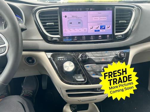 GRAY 2023 Chrysler Pacifica Touring L